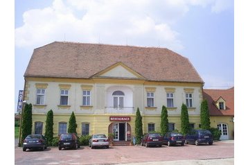 Чехия Hotel Vranovská Ves, Екстериор